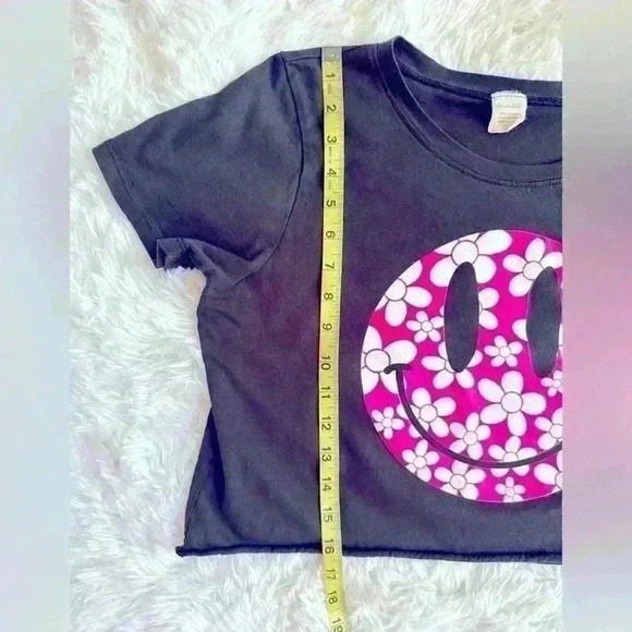 Altar'd State Smiley face crop top (C6) - Picture 5 of 5